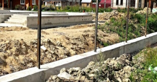Фундамент под забор заказать в Белорецке - заливка фундамента для забора | от 1525 за п.м.